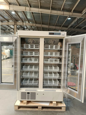 Biomedische bloedbank vriezer 658L Grote capaciteit met dubbele schuimende glazen deur